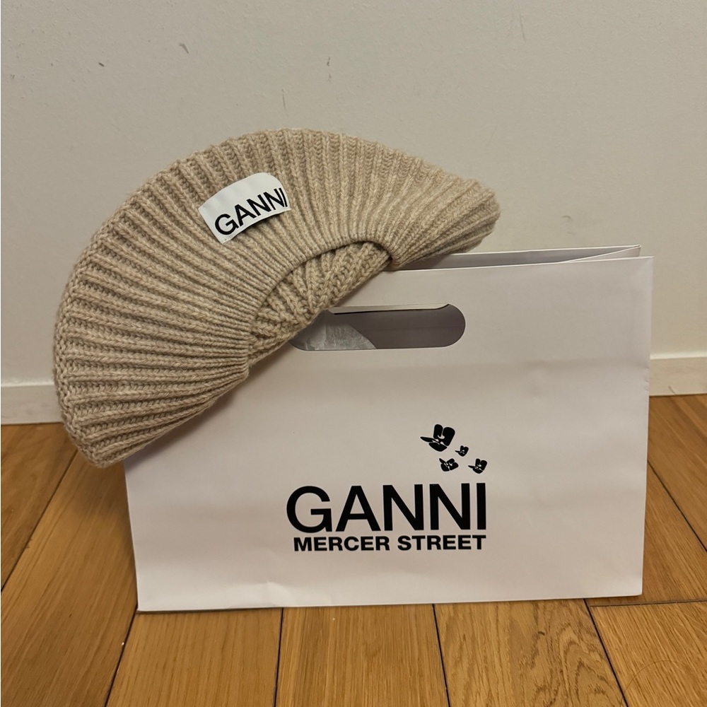 *NEW* Ganni Wool Rib Knit Beret